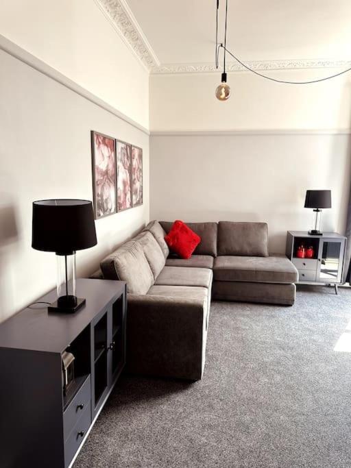 The Retreat - Large Luxury Apartment, Two Mins From Beach Bournemouth Zewnętrze zdjęcie